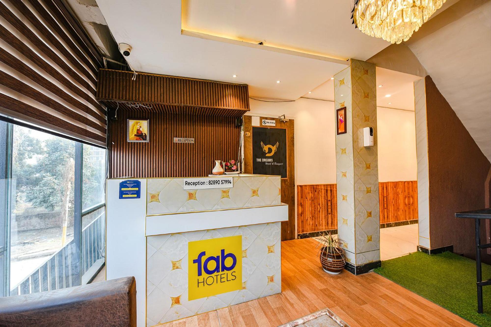 Fabhotel The Dreams Kharar Exterior photo