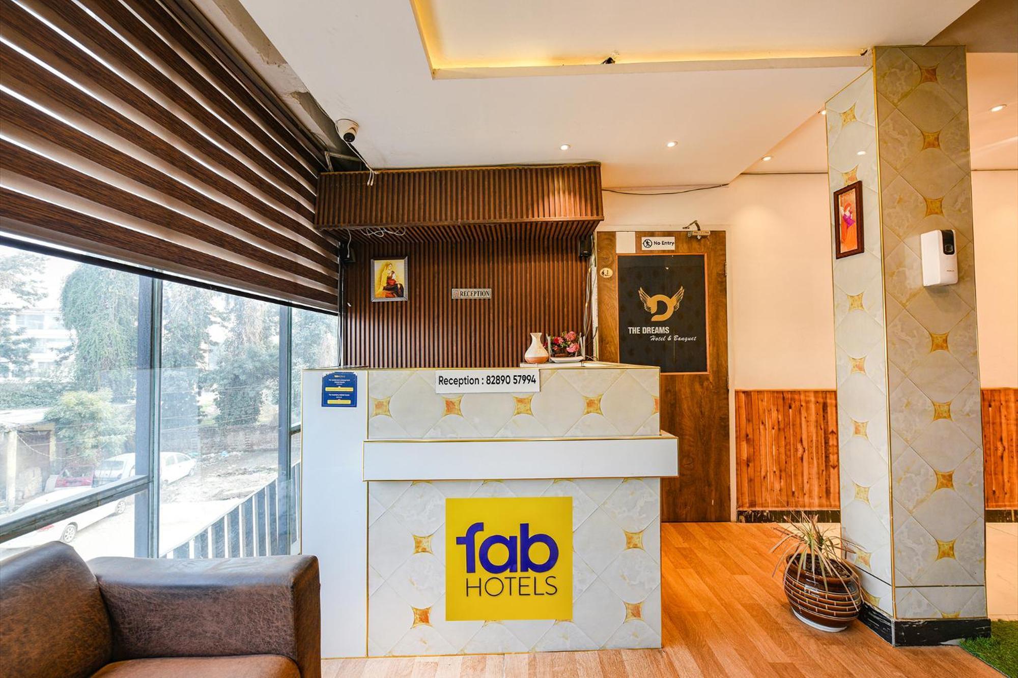Fabhotel The Dreams Kharar Exterior photo