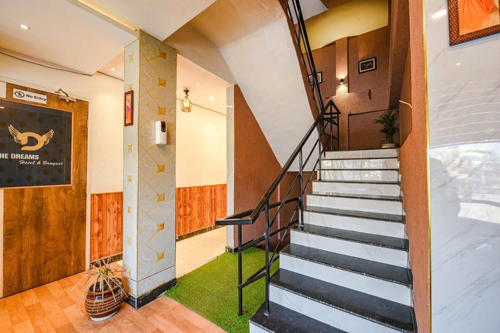 Fabhotel The Dreams Kharar Exterior photo